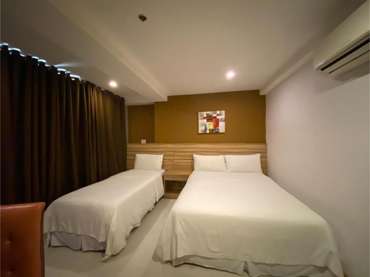 Capital O 820 Guijo Suites Makati Манила Экстерьер фото